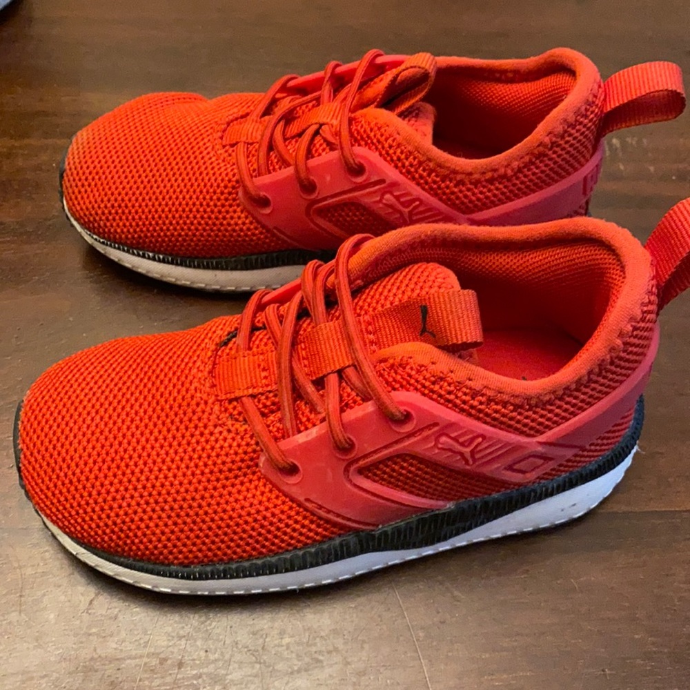 size 8 soft foam red puma